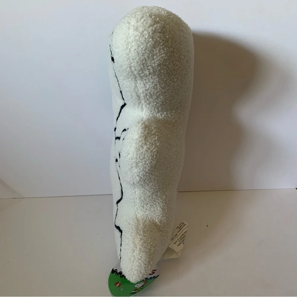 NWT. PEANUTS Snoopy With Green Hat Sherpa Winter Pillow
